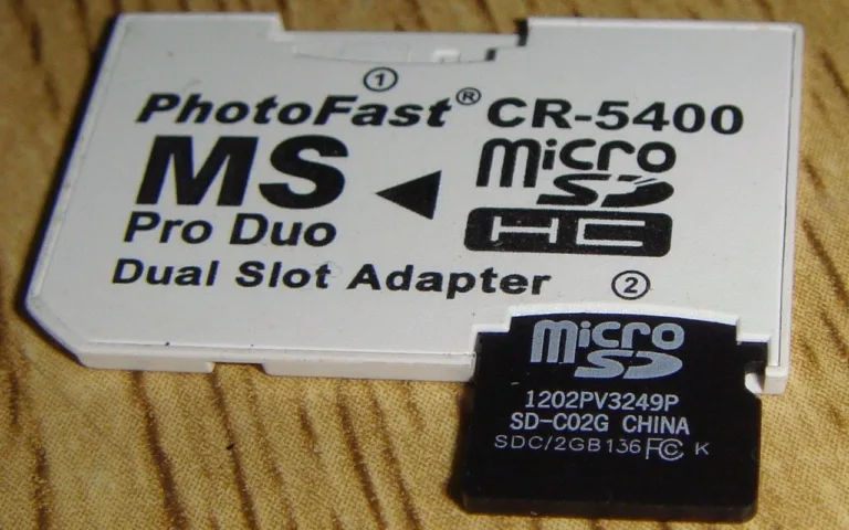 Memory Stick PRO Duo, adattatore e microSD per PSP